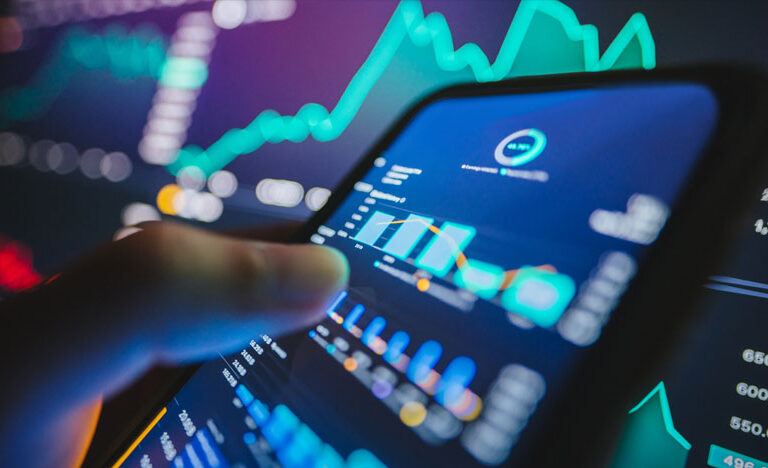 Data Lake vs Data Warehouse vs Data Lakehouse