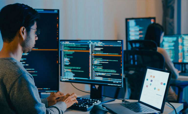 How Custom Compliance Training Reduces Risk for Healthcare Organizations